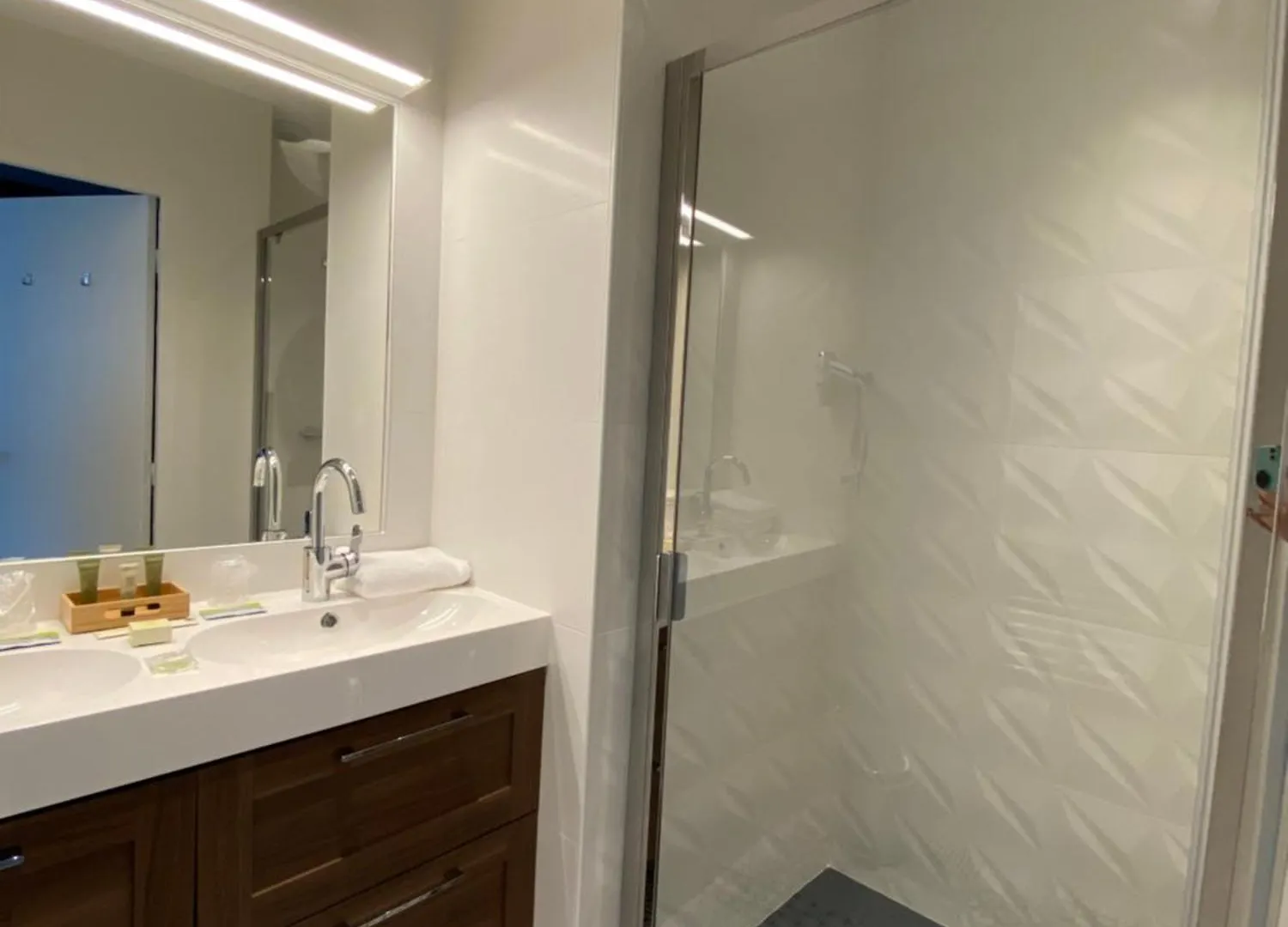 Hotel Des Eaux Aix-les-Bains 3*,  France
