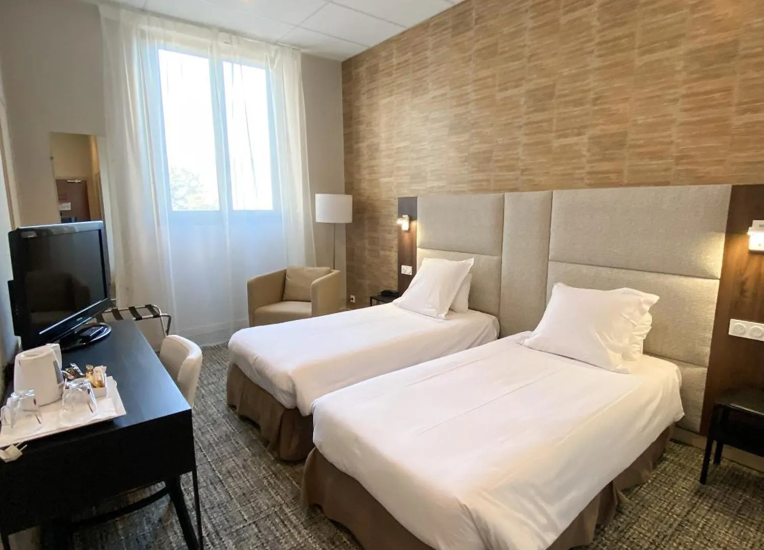 Hotel Des Eaux Aix-les-Bains 3*,  Francie
